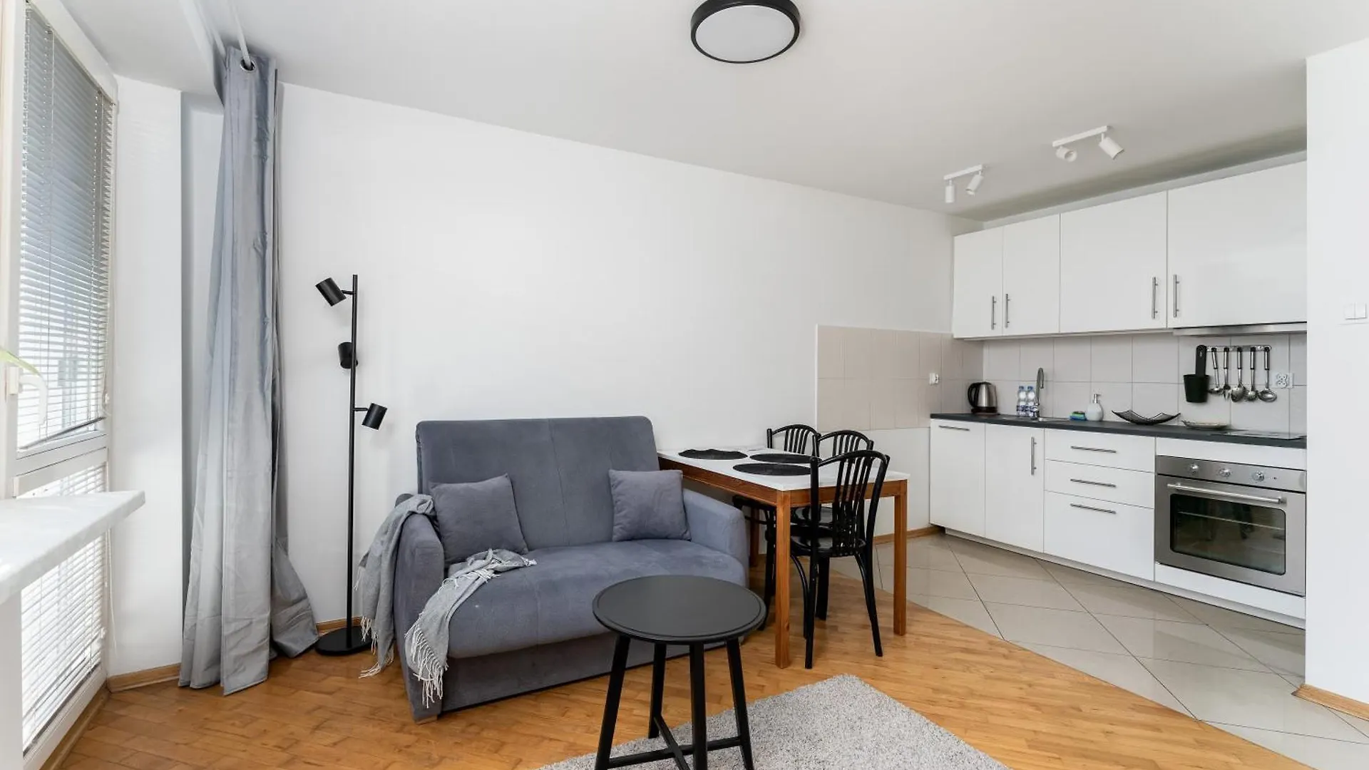 Riverside Charm Apartment Krakow Poland